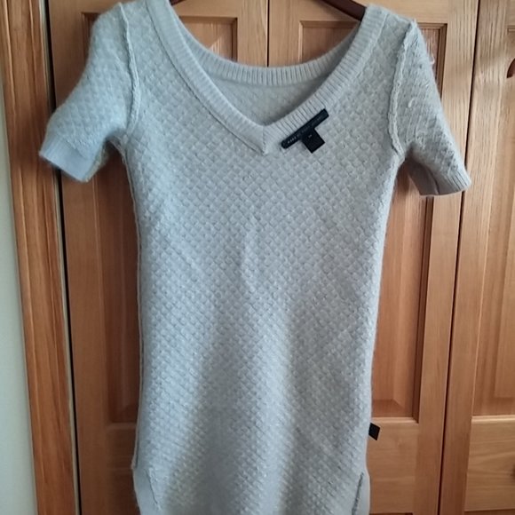 Marc By Marc Jacobs  Creamy / sliver wool blend short sleeve sweater  Sz XS - Picture 4 of 10